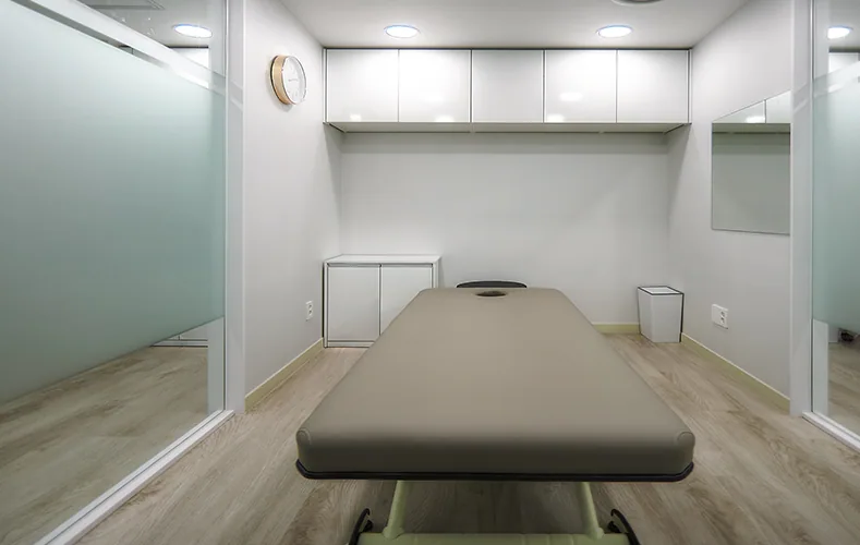 Manual therapy room on the 3rd floor of Time Return Clinic