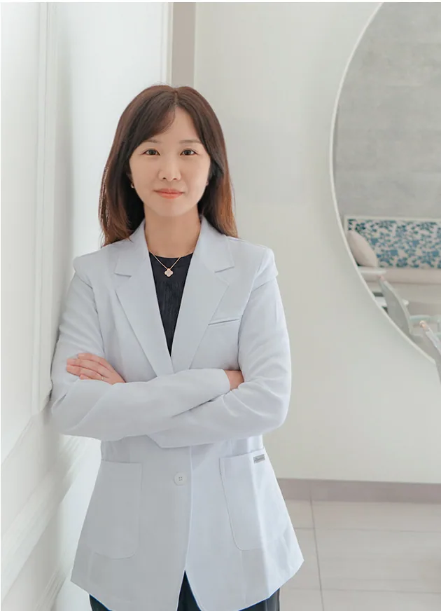 Dr. Kim Dong-hu, director of the lifting center at Time Return Clinic in Seoul